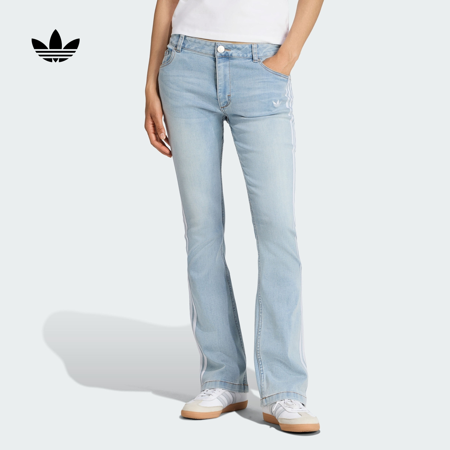 阿迪达斯三叶草女修身牛仔喇叭裤