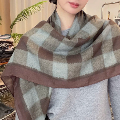 咖绿格子108*108大方巾围巾披肩
