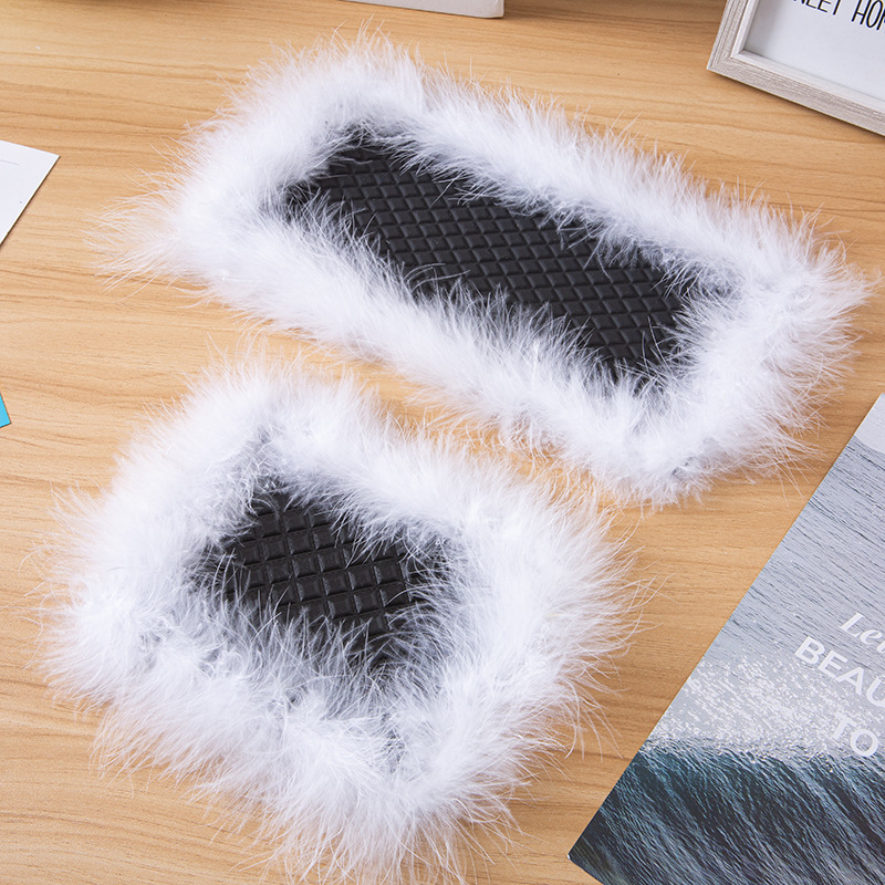 车用羽毛防滑垫汽车香水摆件配件车内仪表盘上止滑垫车载毛绒垫