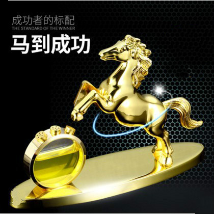 马到成功合金马车载香薰摆件