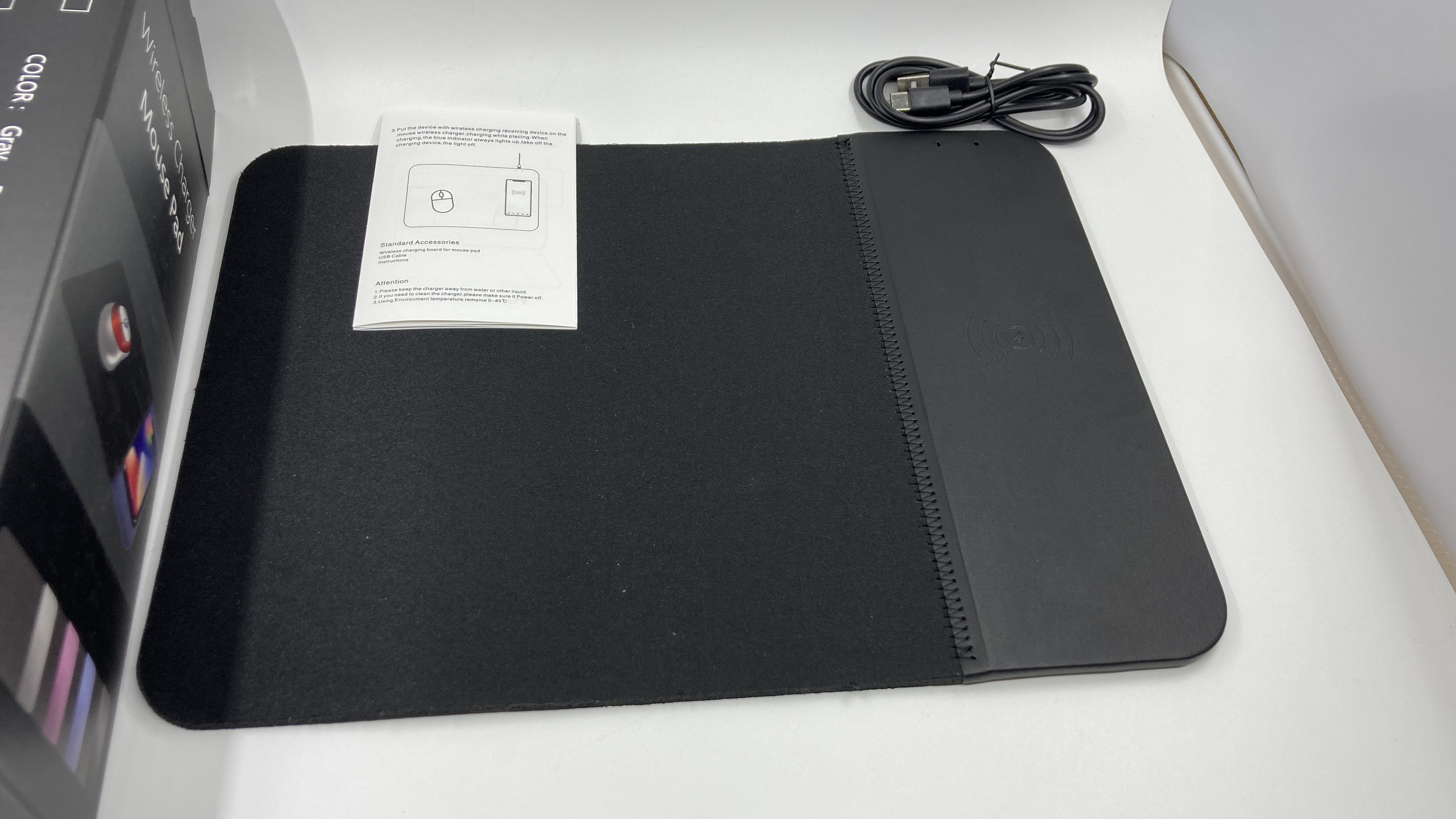 S2无线充电鼠标垫办公PU防水防滑电竞游戏快充桌垫电脑垫