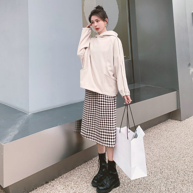 韩版春秋新款甜美气质连帽大口袋宽松卫衣搭配格纹半身裙两件套