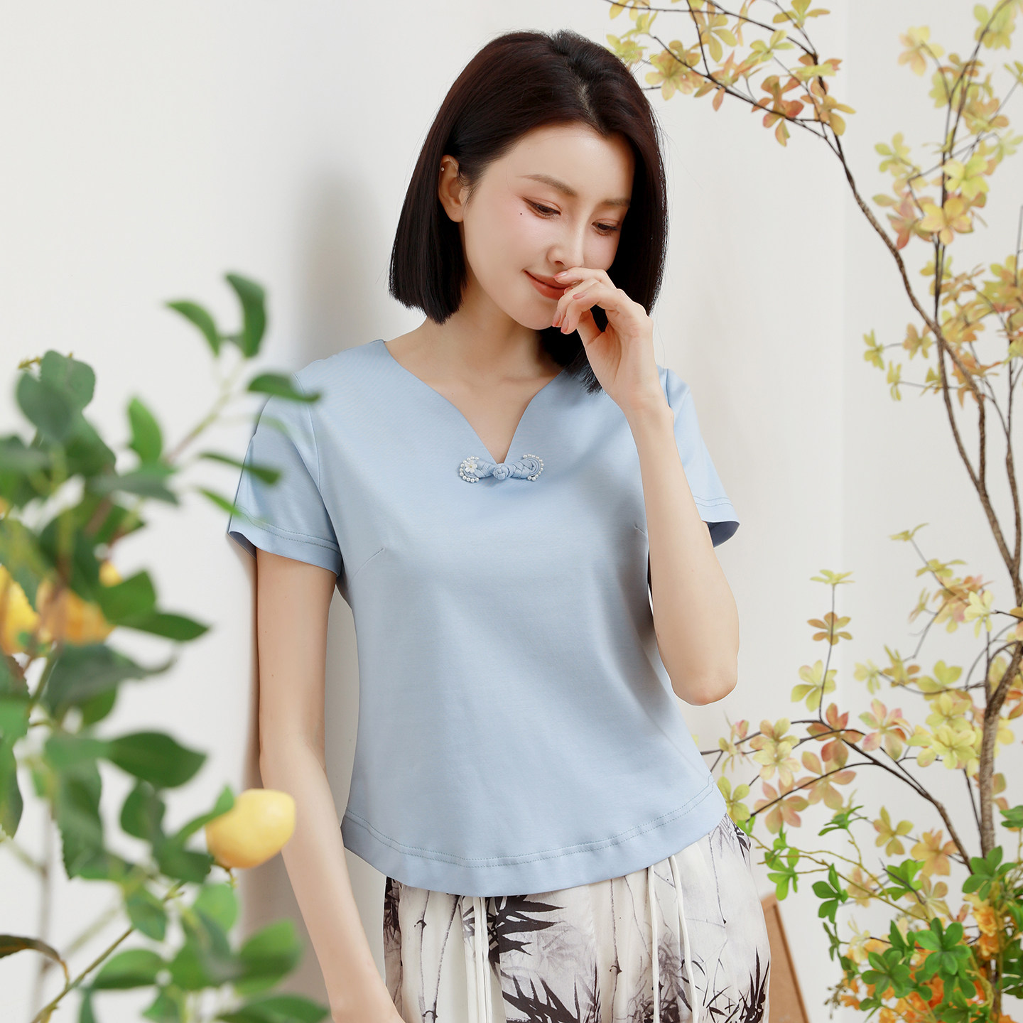 桑蚕丝T恤夏季短袖V领盘扣复古打底衫纯色体恤茶服修身凉感上衣女