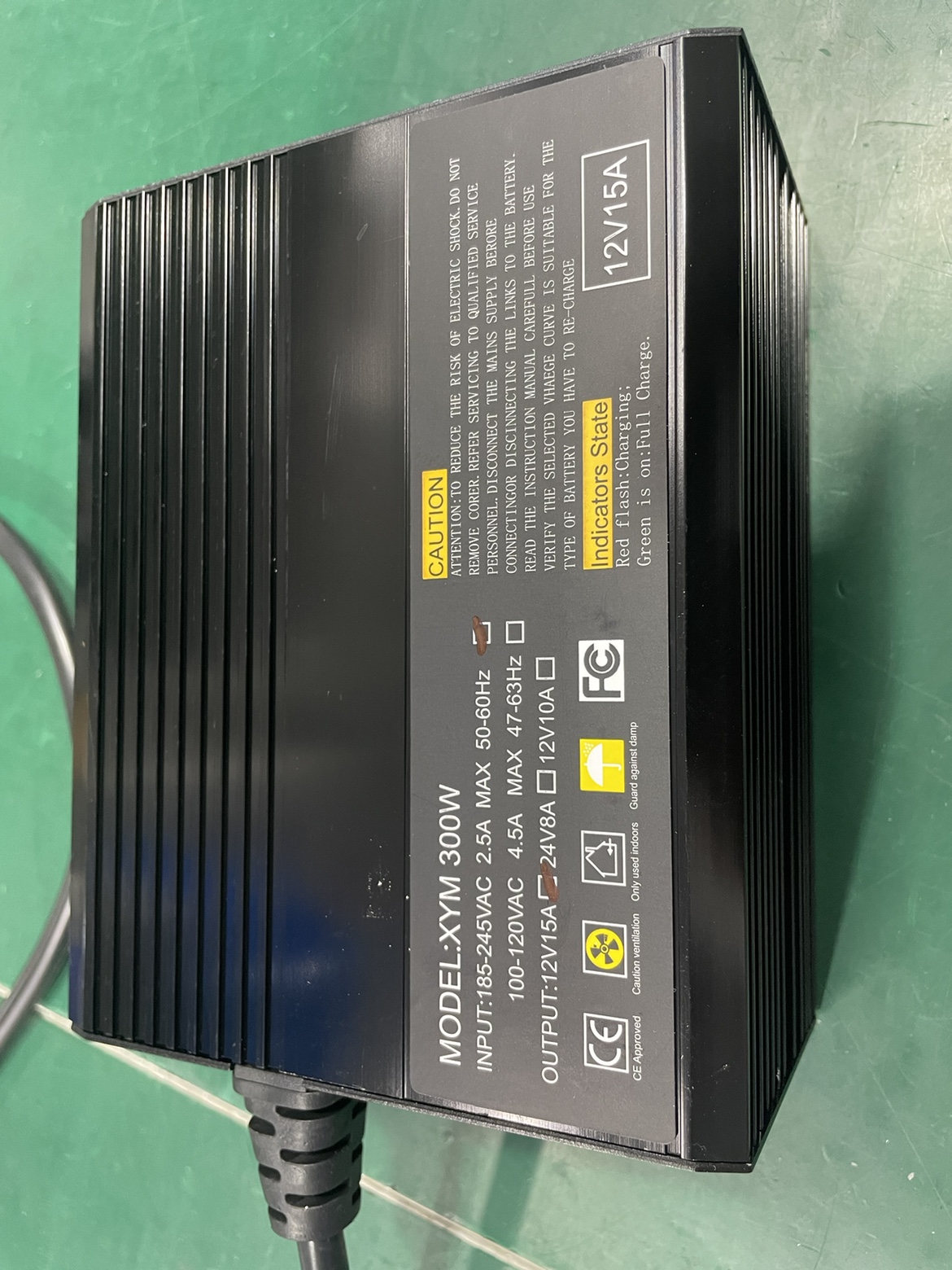 XYM300W，12V15A免维护加液充电器，24V8A汉姆半电动堆高车充电器