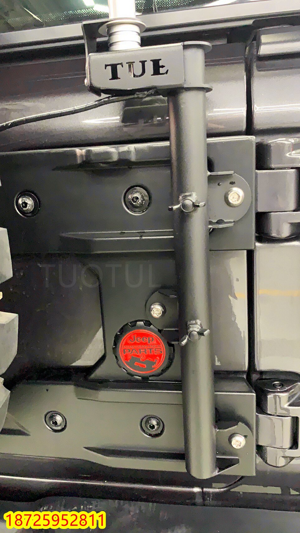 지프 랭글러는 루스리프 전동 핸드 스탠드 안테나 도난 방지 브래킷 사막 깃대 시트를 강화하기 위해 장비 타이어 위치를 수정했습니다