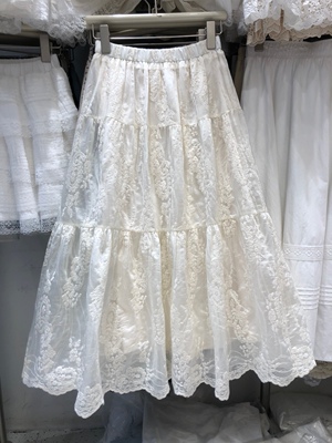 精致绣花米白色蕾丝裙蓬松A字裙
