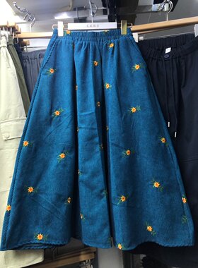 小众日系灯芯绒刺绣碎花口袋伞裙