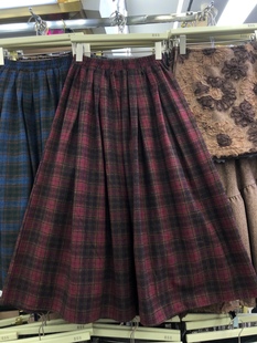 氛围感红格子半身裙女秋冬毛呢暗红色格纹A字伞裙百褶大摆中长裙