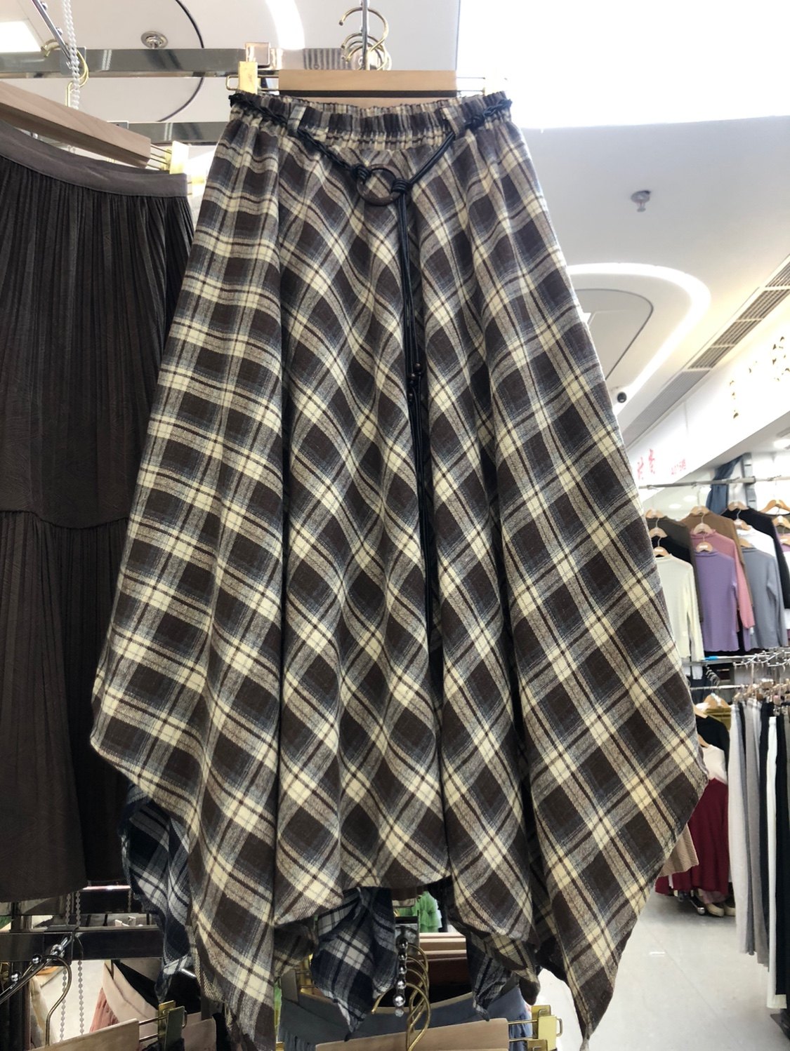 十三号2025秋装新款法式复古格子不规则半身裙女高腰显瘦A字长裙,女装/女士精品,半身裙,淘宝优惠券,粉丝福利购,淘宝优惠卷