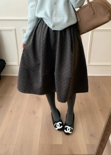 韩系复古爱心波点毛呢花苞蓬蓬短中裙女秋冬季百搭南瓜五分半身裙