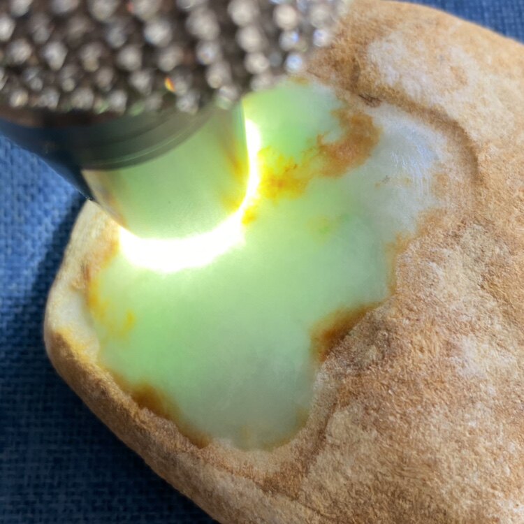 缅甸翡翠原石大马坎 冰底 种老 荧光水足 牌子 挂件料GT0018