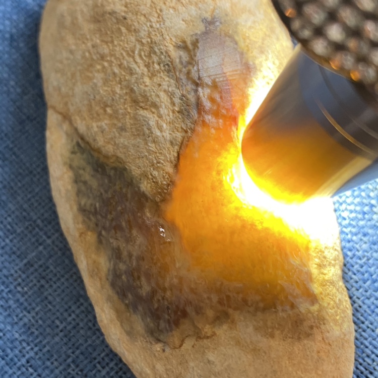 缅甸翡翠原石老料大马坎 红黄翡  荧光冰红水足 挂件 吊坠料GT017