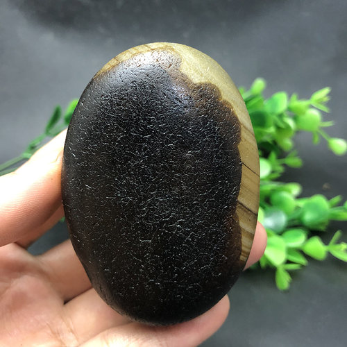 花纹冰彩玛瑙籽料象形原石手把件