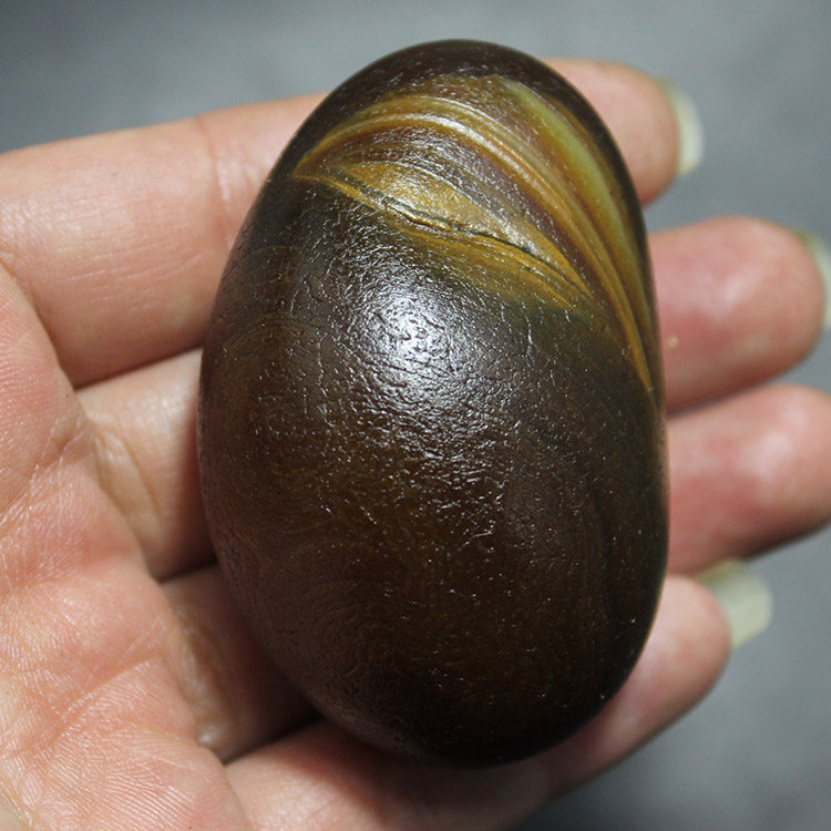 马达加斯加玛瑙花纹籽料天然马料水冲滑皮原石石头手把件收藏1573