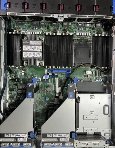 P48802-B21  DL380 Gen11 2U x8/x16/x8 Secondary Riser Kit