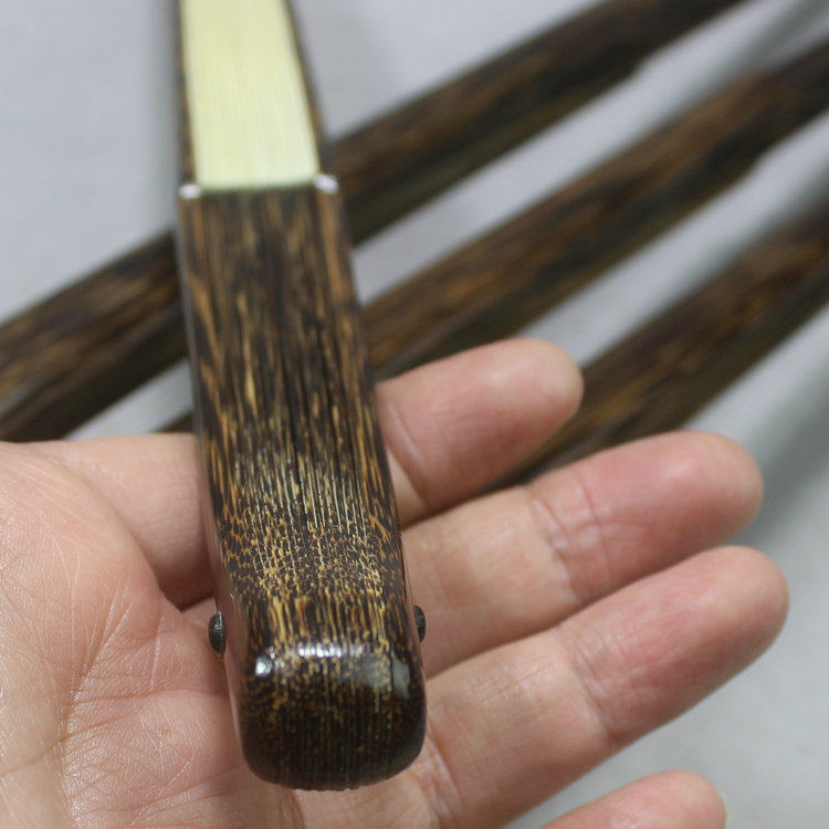 중국 스타일 놀이 접는 팬 전체 코어 갈색 대나무 95 인치 18 뼈 금 와이어 대나무 모양 팬 드립 헤드 유형 팬