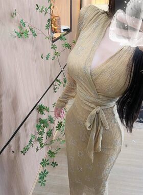 性感纯欲闪闪烫钻V领长袖连衣裙女夏季新款修身显瘦绑带包臀长裙
