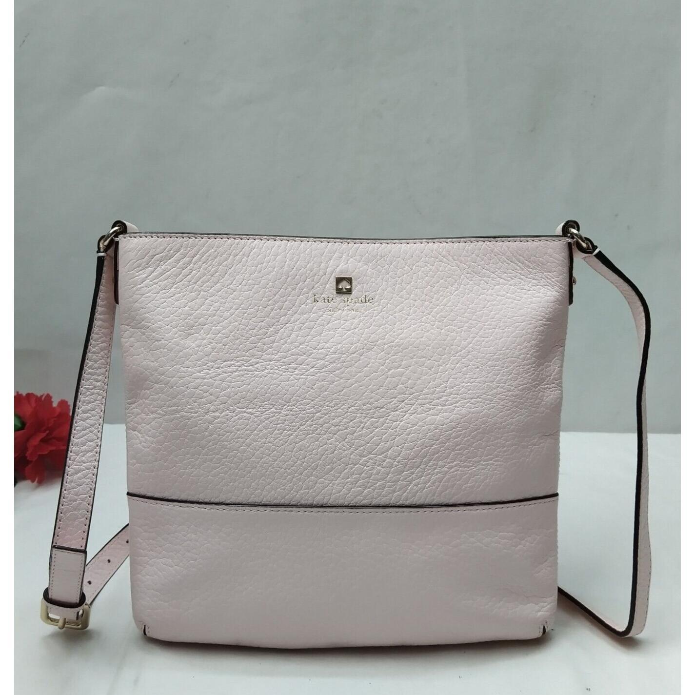 kate spade New York浅粉色荔枝皮Zipper Closure斜挎包
