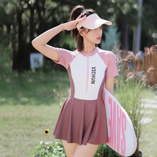 保守学生微胖女孩海边度假游泳装 泳衣女2026新款 保守显瘦连体裙式