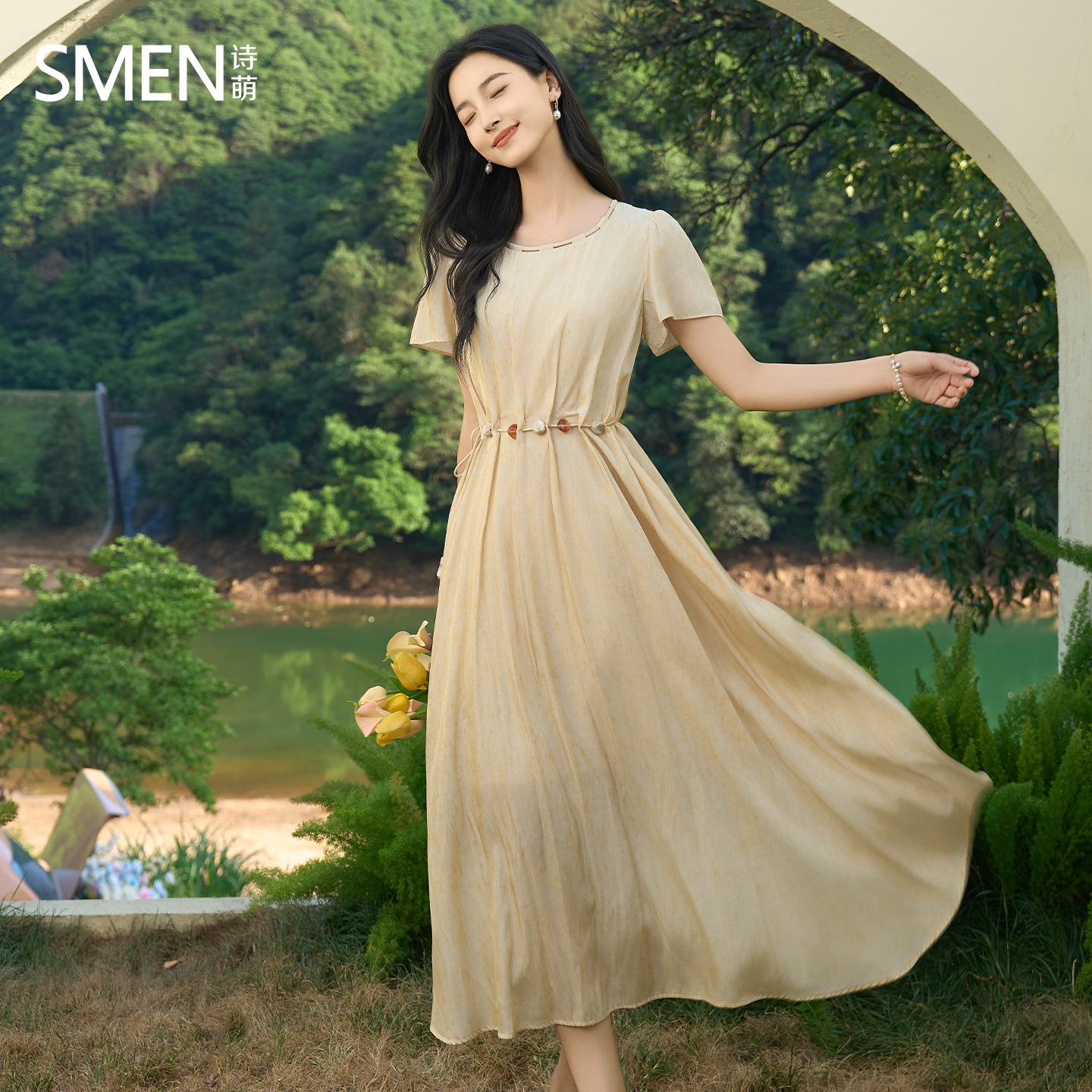 Smen诗萌高腰显瘦连衣裙