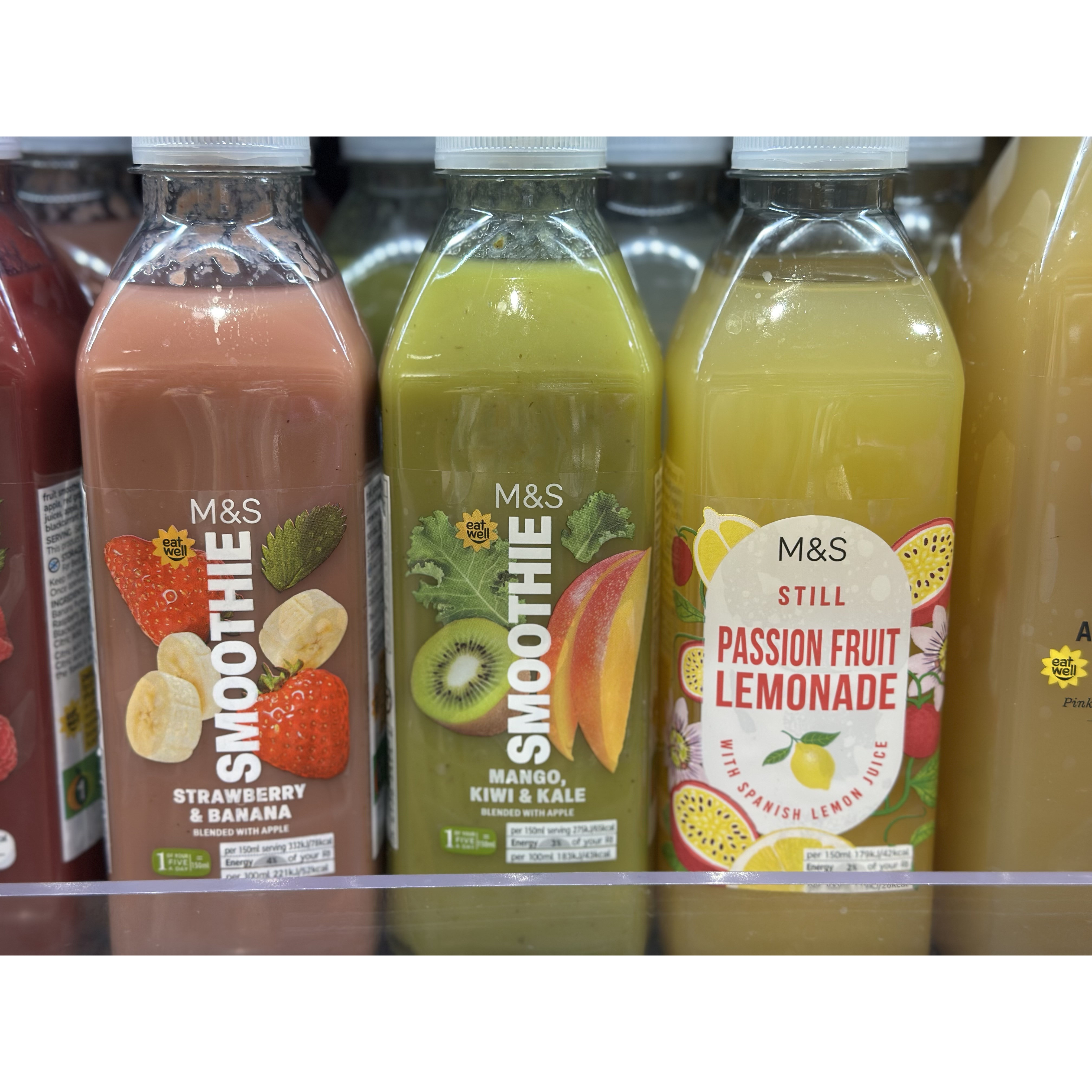 代购 M&S/英国玛莎草莓香蕉/芒果奇异果羽衣甘蓝果昔/生姜柠檬汁