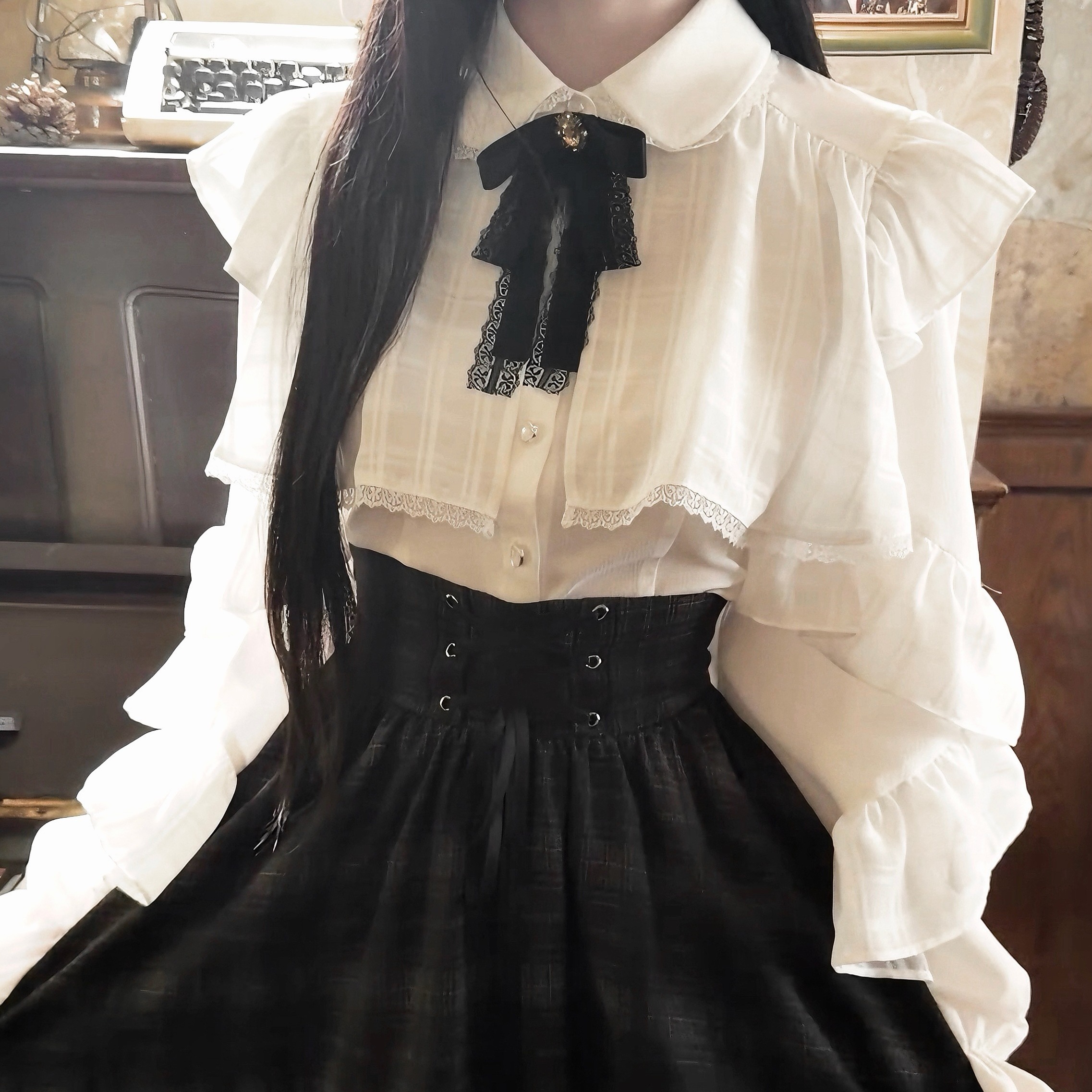 啦啦酱 白鸟爱 黑白色系千金风蕾丝花边清楚系长袖衬衫半裙套装