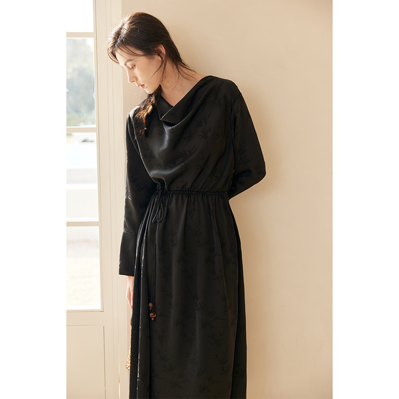 新中式荡领连衣裙女春季收腰设计