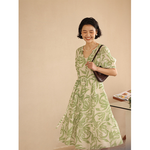 HeyDress绿色印花连衣裙女夏季 宽松收腰系带肌理感气质度假风裙子