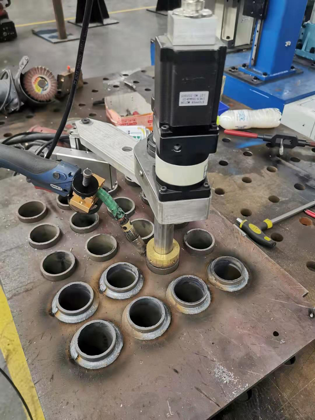 plc-gb管板焊接小车