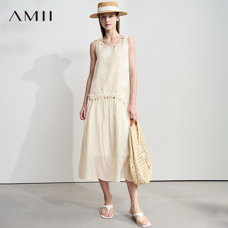 AMII【法式度假风】25夏法式刺绣亮片拼接度假风长款无袖连衣裙