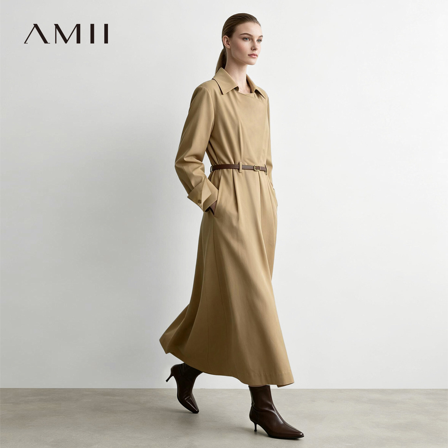 Amii2026秋新款优雅通勤风翻领收褶连衣裙女后开叉棉质长袖裙子