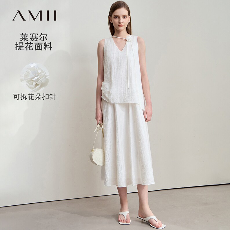 Amii2026夏新款花朵扣针V领连衣裙女不对称假两件莱赛尔提花裙子