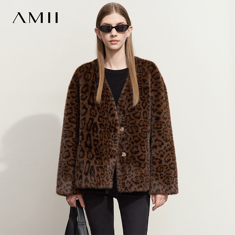 Amii【复古轻奢】冬款V领仿水貂毛女宽松温暖毛绒外套