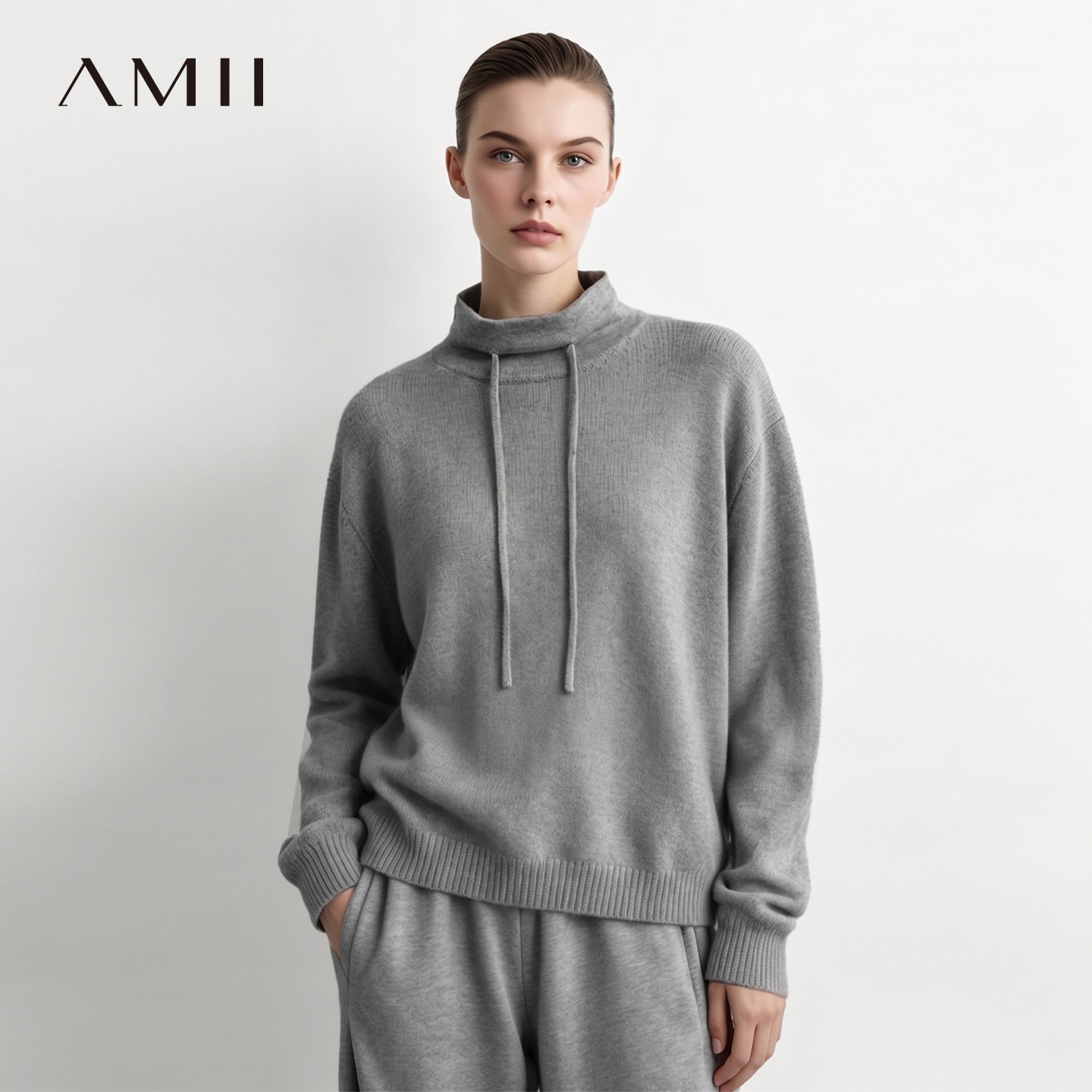 Amii2026秋新款松弛通勤风抽绳高领落肩袖毛衣女宽松长袖套头上衣