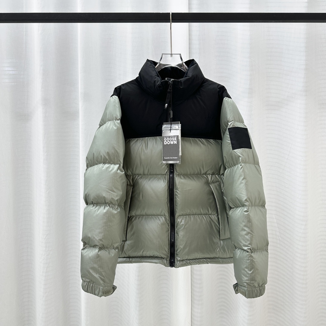 2025莆田纯原版 90绒美版新款大格子北家加厚男女面包羽绒服700