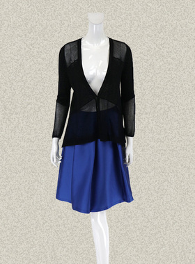 凯伦诗 karenshen 镂空提花拼接女夏秋黑色深V领针织开衫 A185022