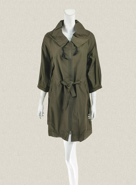 艾V 正品 压褶领明线装饰八分袖绑带军绿色女春秋风衣中长外套219