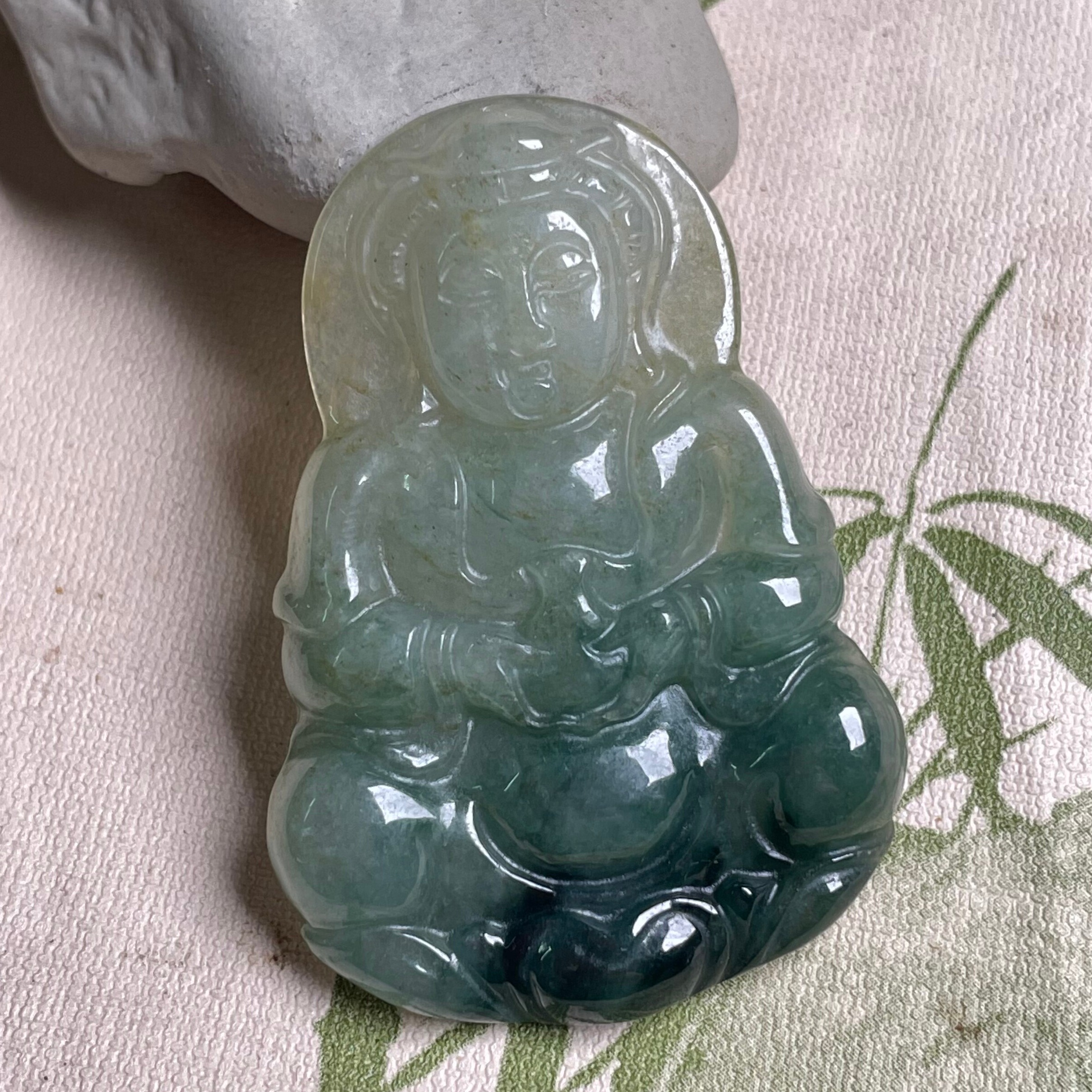 隆慈缘原矿翡翠源头直发A货翡翠冰糯种飘花观音吊坠翡翠观音挂件