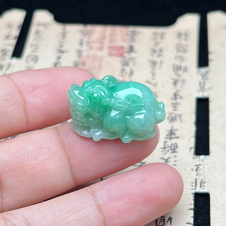 缅甸冰糯A货翡翠貔貅吊坠保真