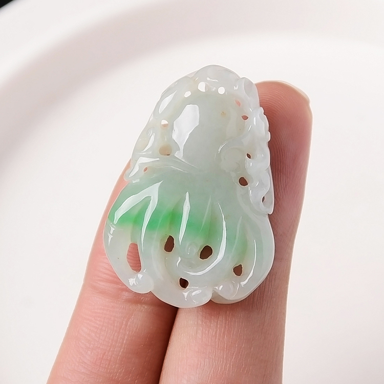 隆慈缘玉器阳绿翡翠佛手瓜吊坠缅甸保真老坑冰糯种a货项坠送证书