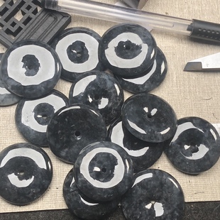 隆慈缘翡翠A货源头缅甸冰糯乌鸡平安扣28-32乌鸡平安扣灰乌鸡玉扣