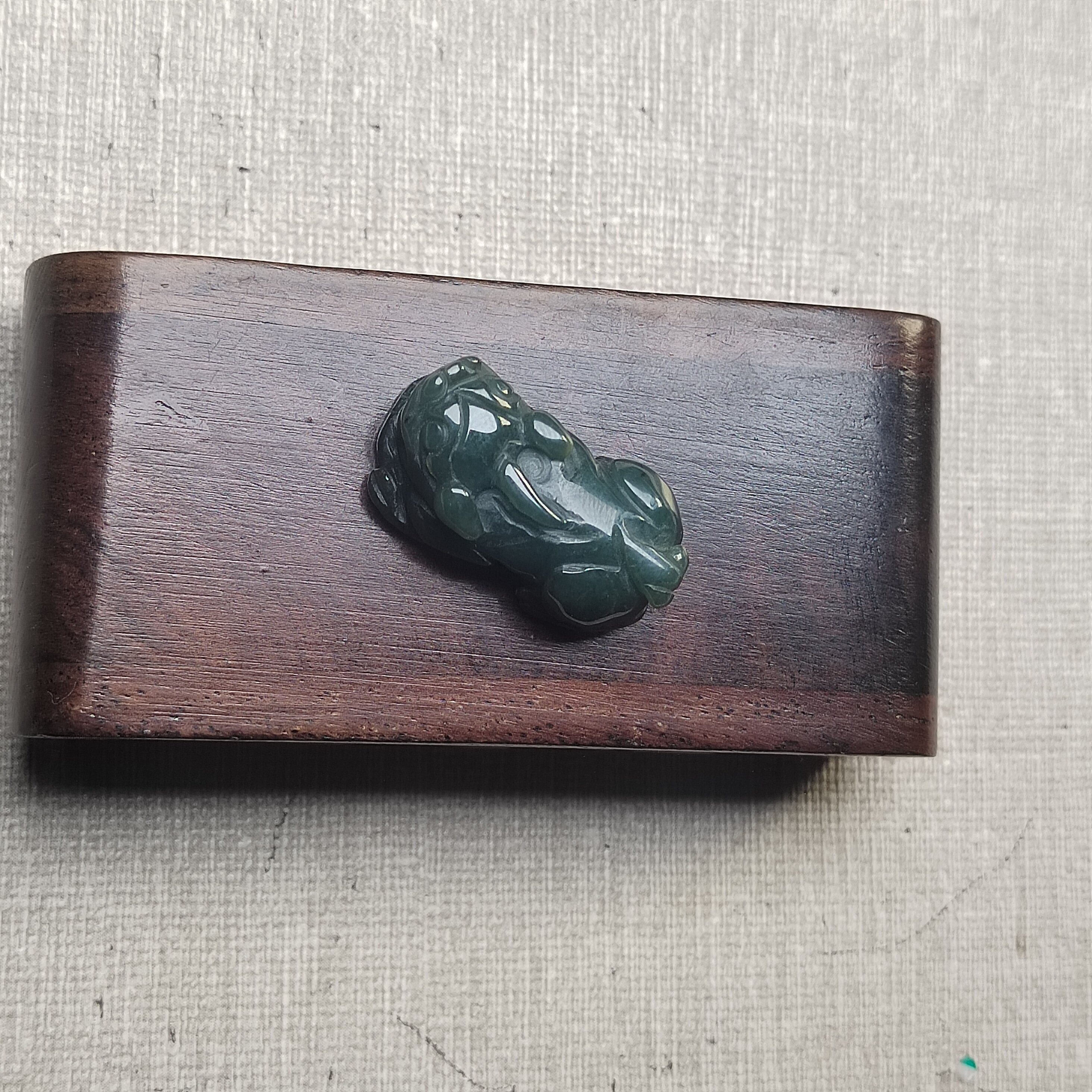 隆慈缘原矿翡翠源头直发A货翡翠冰糯墨绿手链貔貅油青貔貅小吊坠