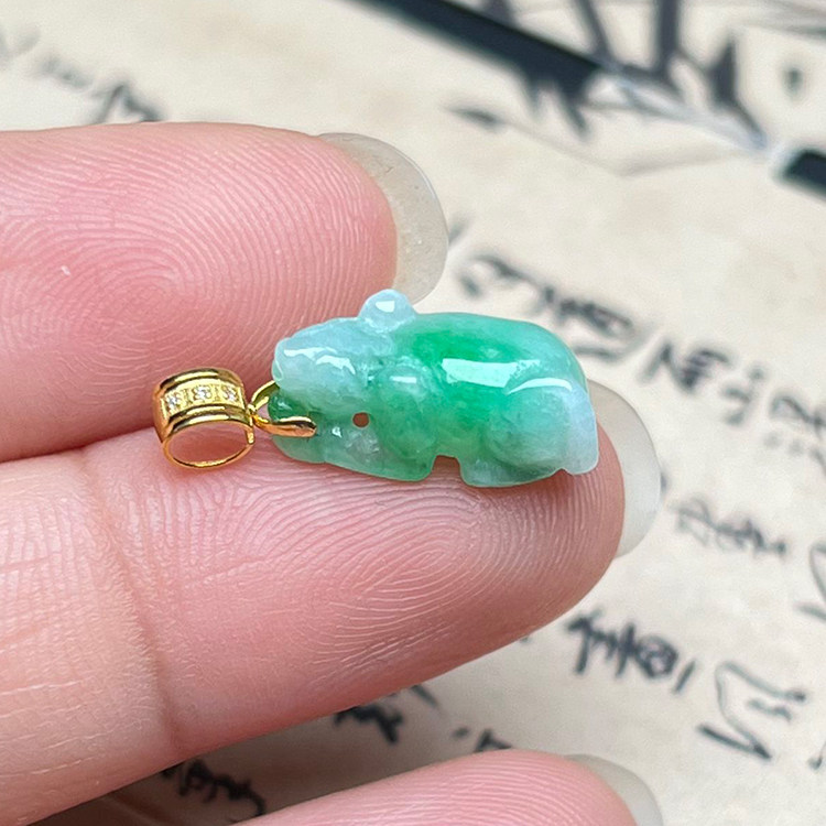 隆慈缘产地直销原矿缅甸翡翠A货阳绿18K金镶嵌立体生肖老鼠玉吊坠