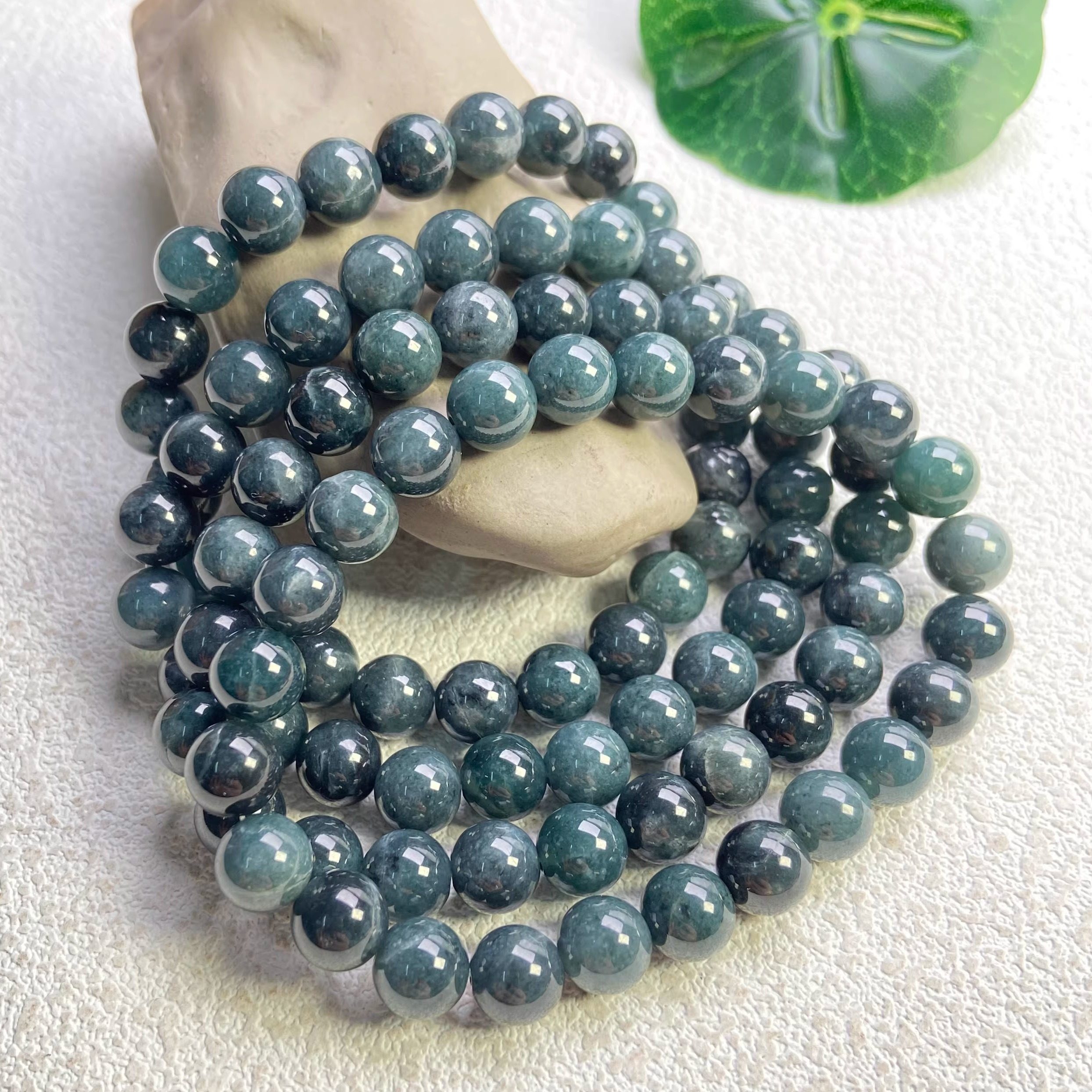 隆慈缘A货冰糯乌鸡翡翠手串