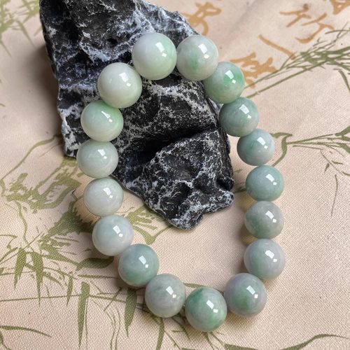 隆慈缘原矿翡翠源头直发A货翡翠细糯飘绿13mm手串手链