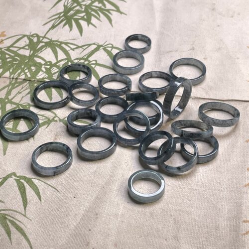 隆慈缘翡翠A货冰乌鸡方戒