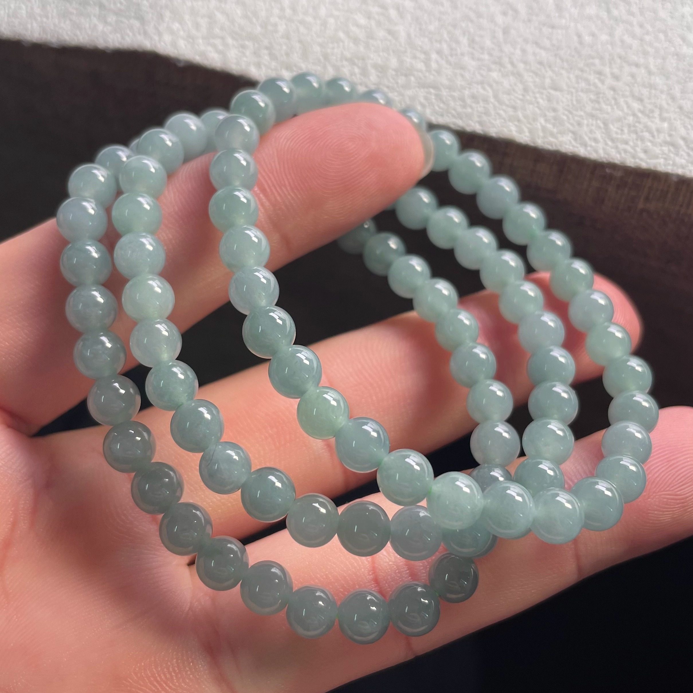 隆慈缘A货冰糯蓝水翡翠手串