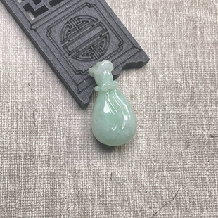 隆慈缘原矿翡翠源头直发A货翡翠冰糯果绿福袋吊坠代代有财挂件