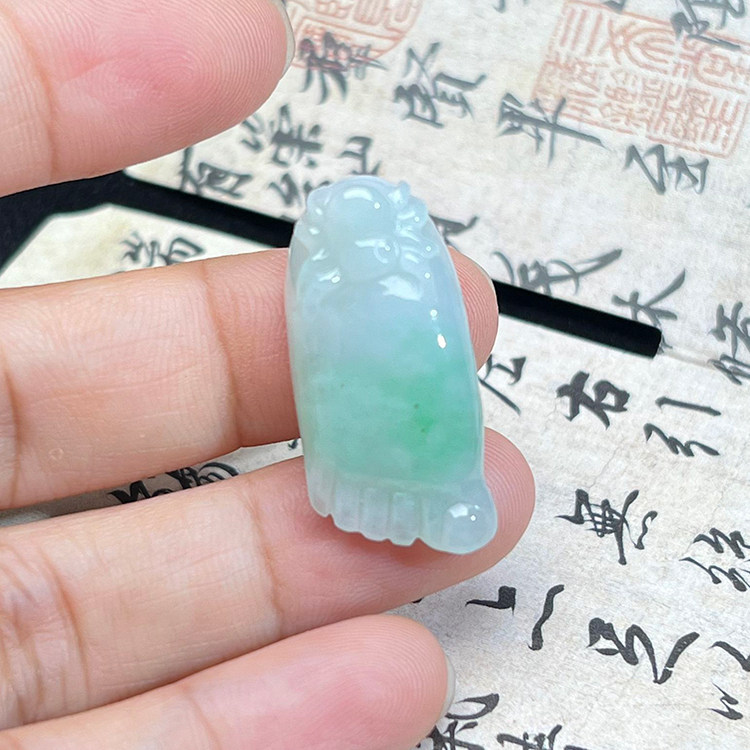 缅甸天然翡翠A货翠绿脚丫吊坠