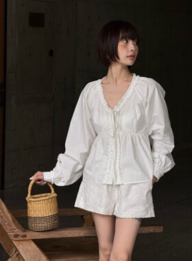 Monkey Studio 铃兰香雾 法式花边减龄V领系带显瘦长袖罩衫上衣